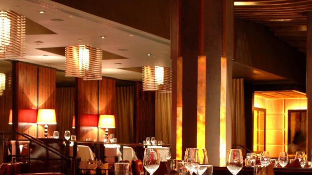 Éclairage à DEL et commandes à DEL pour les salles à manger ou les bars